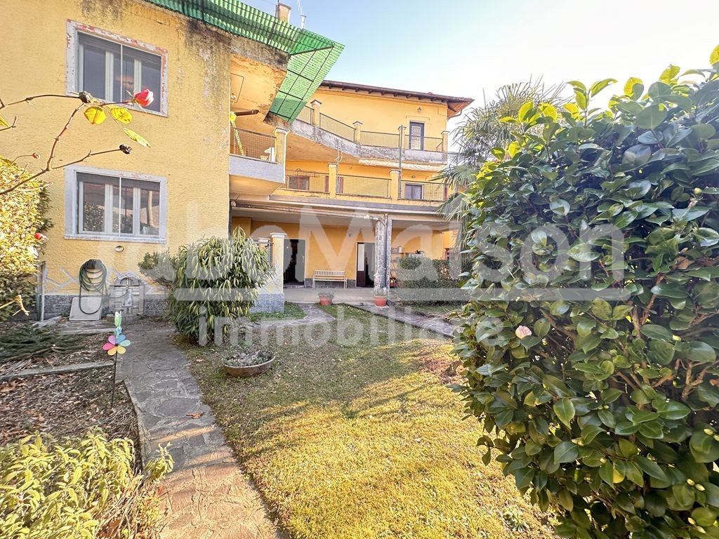 COCQUIO-TREVISAGO Cerro di caldana ampio fabbricato